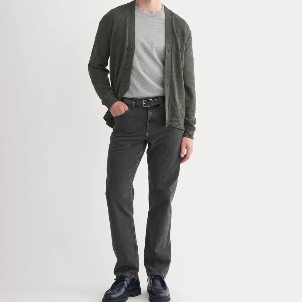 Straight-Leg Stretch Jean