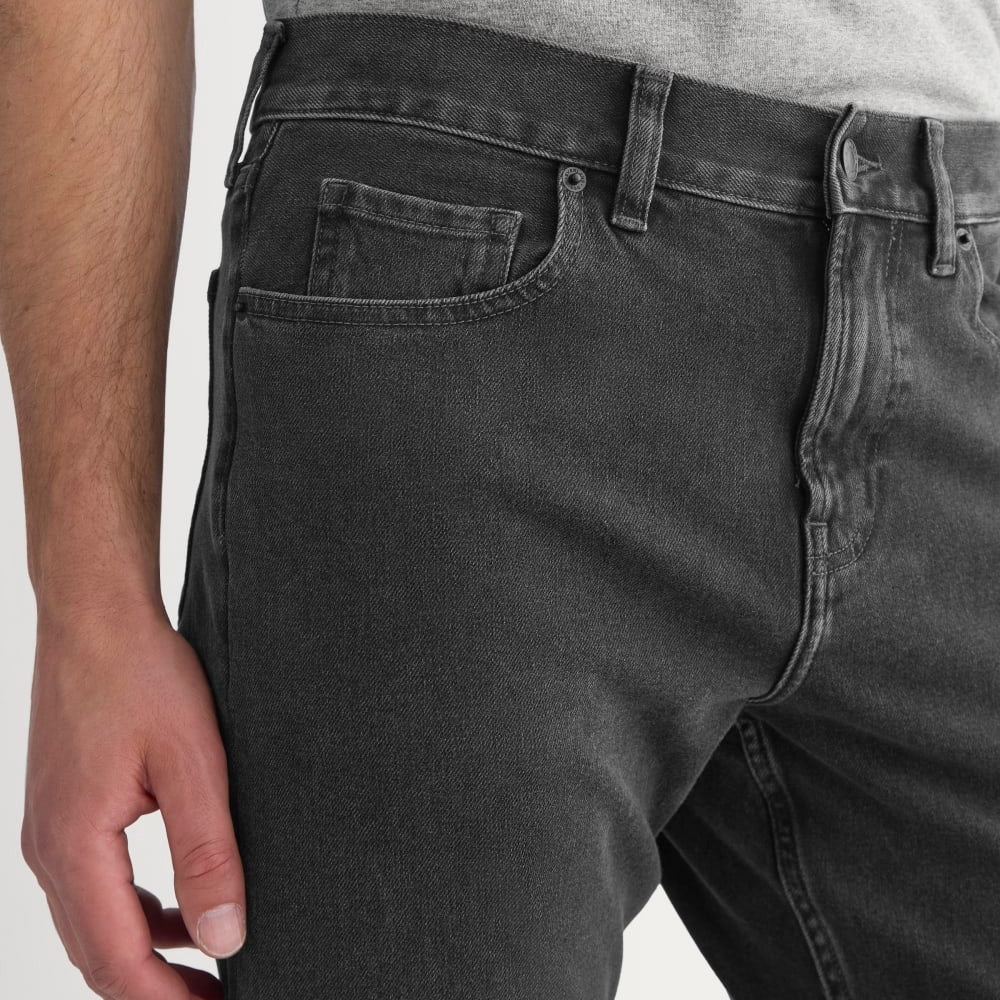 Straight-Leg Stretch Jean